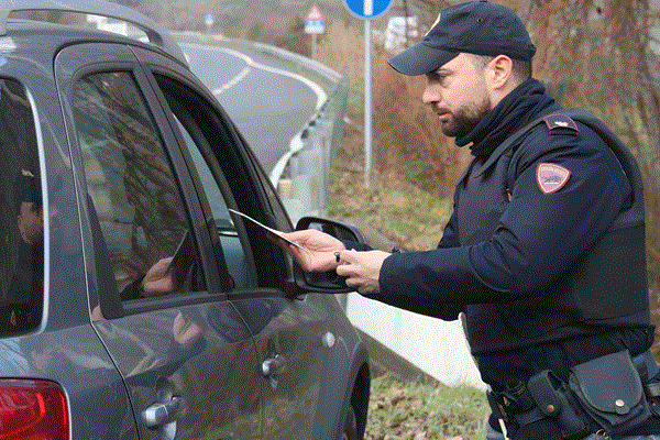 15 multe per sorpassi azzardati ed eccesso di velocità