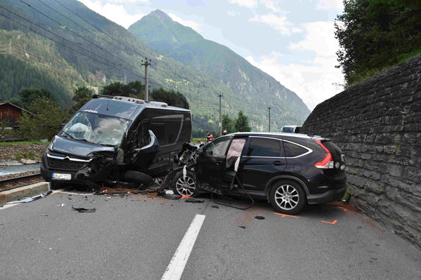 Alla guida in stato di ebbrezza causa un incidente stradale a Li Curt