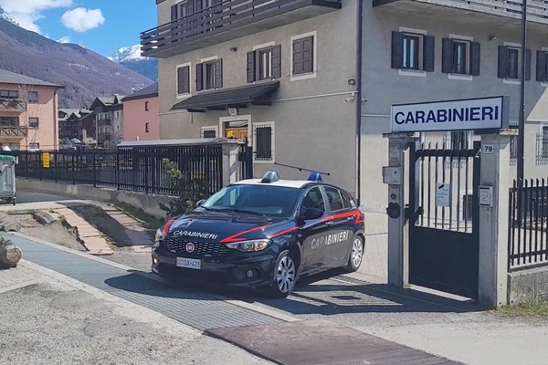 arresto a bormio per furto aggravato e resistenza a pubblico ufficiale