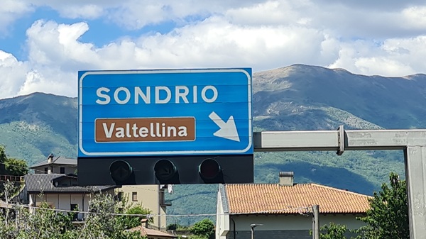 arrivare in auto in valtellina
