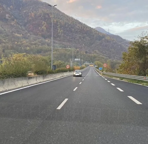 auto contromano al trivio di fuentes