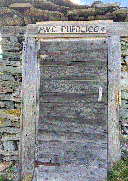 bisogna consumare per usare il bagno di un bar
