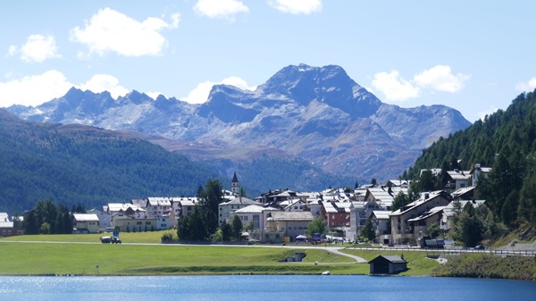 campeggio in svizzera attenzione alle regole nei grigioni