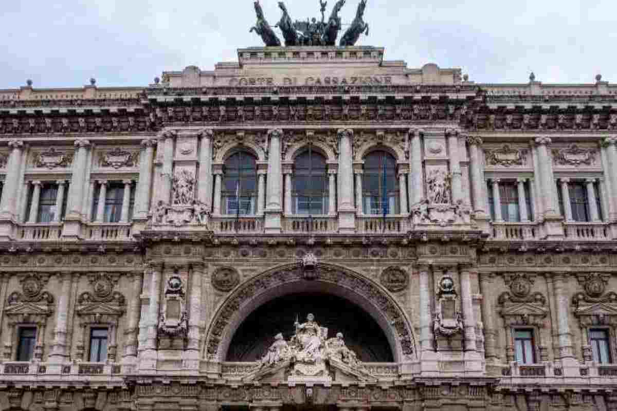 Raccolta rifiuti soldi|Cassazione Rimborso TARI|Cassazione TARI