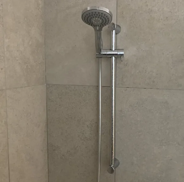 come evitare umidità e muffa nel bagno cieco