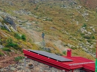 come reagiscono i pannelli solari alla pioggia