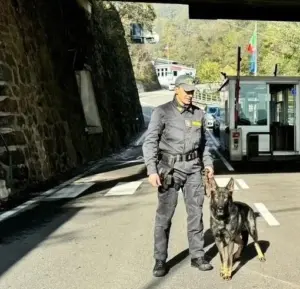 controlli alla dogana di tirano come e quando vengono eseguiti