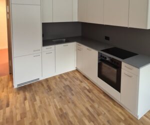 conviene lavare il pavimento con acqua calda o fredda