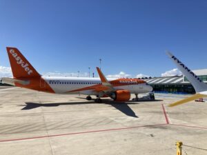 cosa si rischia a lasciare il telefono acceso in volo