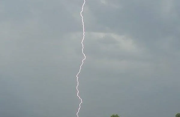 cosa succede se un fulmine colpisce la casa