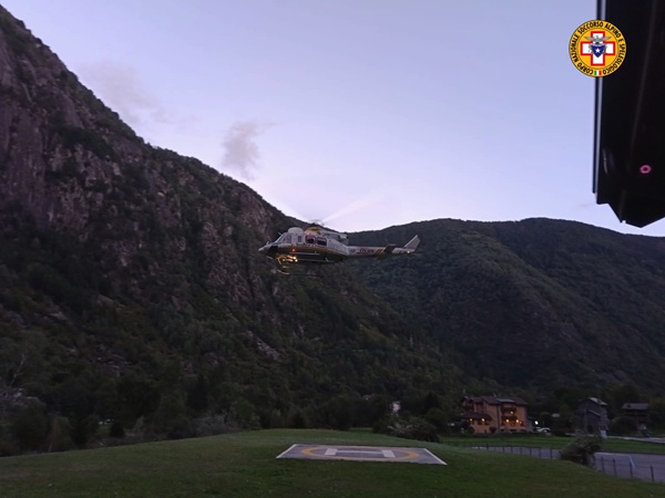 escursioniste bloccate dal maltempo in val masino