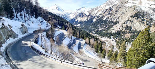 ferrari sul passo maloja