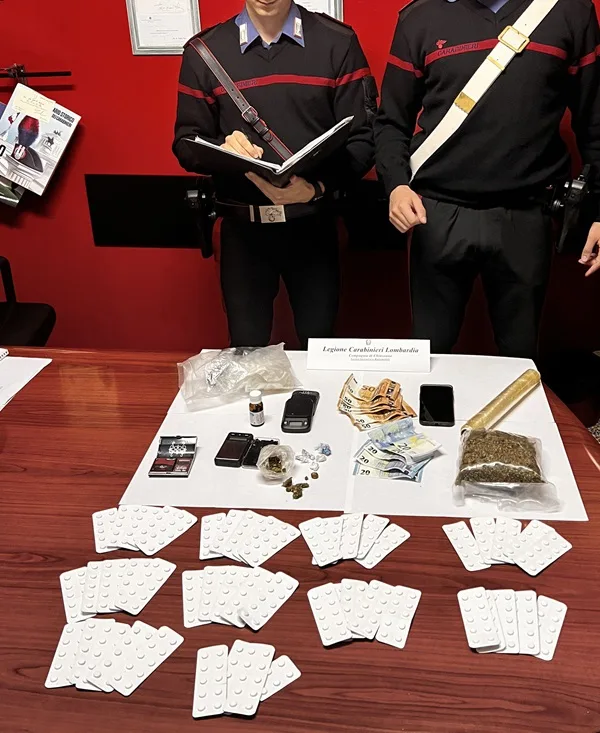 giovane arrestato dai carabinieri di chiavenna per detenzione di stupefacenti ai fini di spaccio
