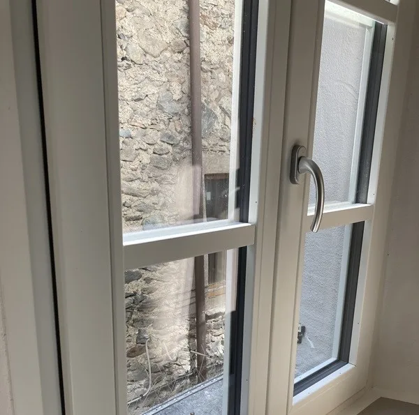 guarnizioni adesive per finestre anti spifferi