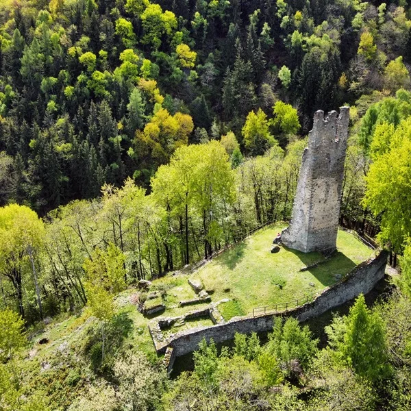 i ruderi del castello dei dell’acqua