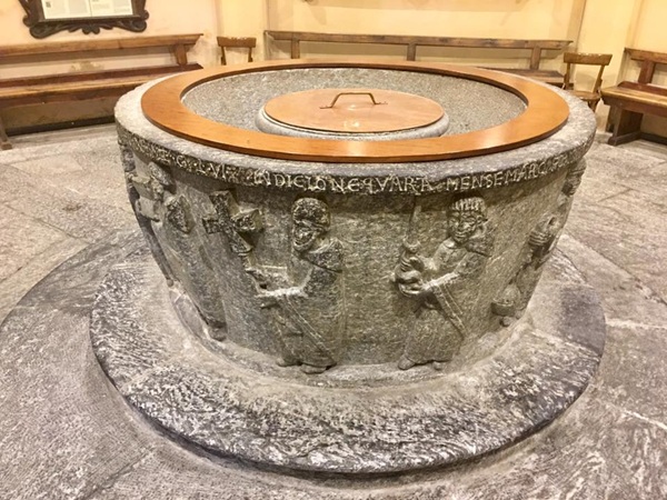 il fonte battesimale di chiavenna