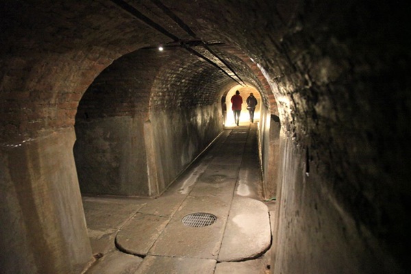 il museo nella roccia la galleria di mina a verceia|Ingresso galleria di Mina a Verceia