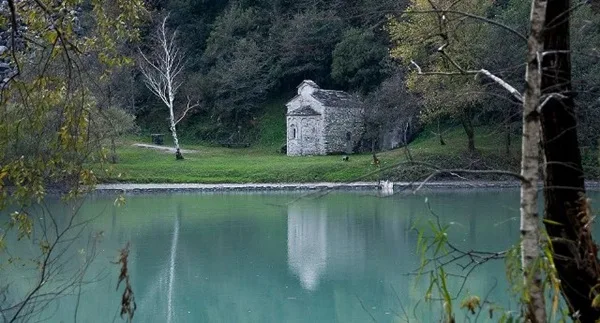 Il tempietto di San Fedelino