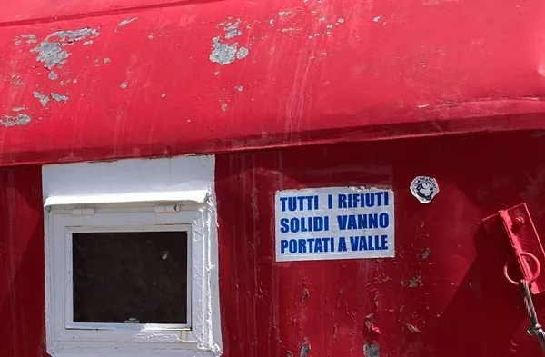 in montagna i rifiuti si portano a valle