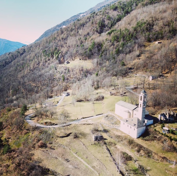 la chiesa di san sebastiano a grosotto