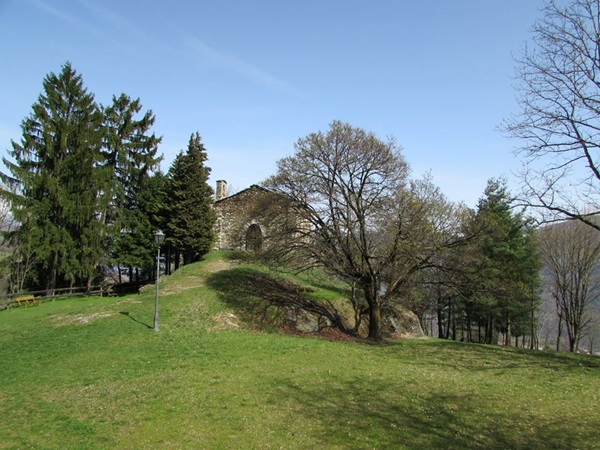 la chiesa di santo stefano a teglio