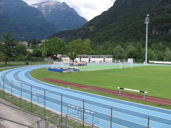 la nazionale usa di atletica leggera sulla pista di chiavenna