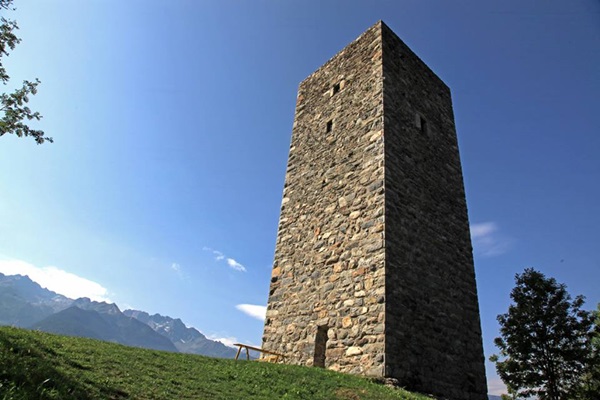 la torre de li beli miri di teglio