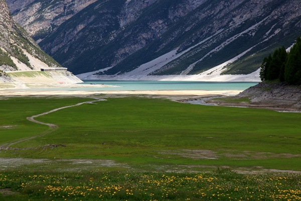 lago livigno balneabile