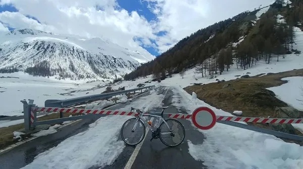 l’intervallo minimo di chiusura invernale del passo forcola