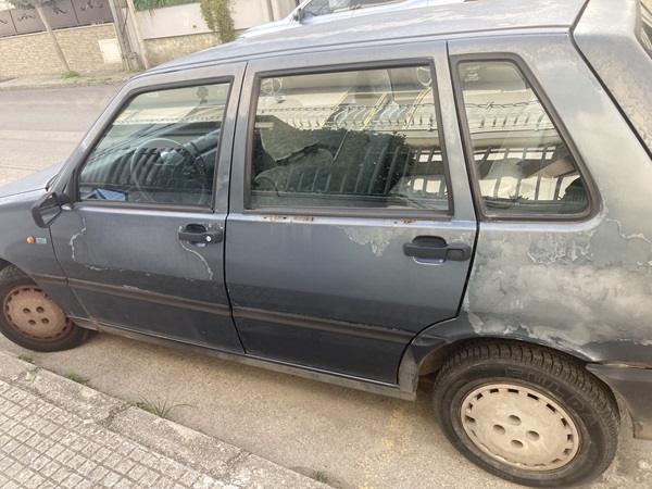 parcheggiare davanti a una porta di ingresso rischio multa