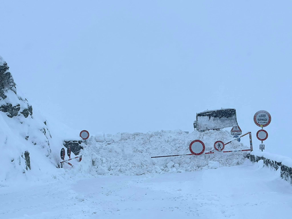 passo stelvio chiuso per neve sul versante altoatesino|notizie anas|strada passo stelvio