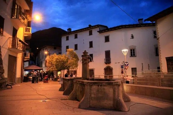 piazza stefano quadrio chiuro