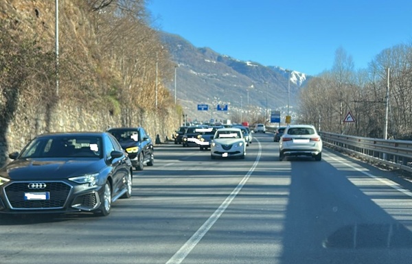 quando si può superare a destra e quando no