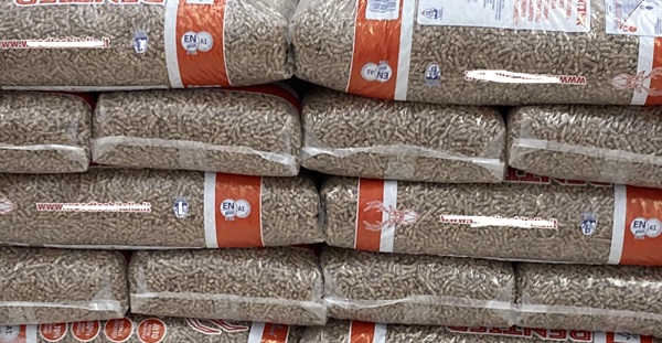 quanta corrente consuma una stufa a pellet