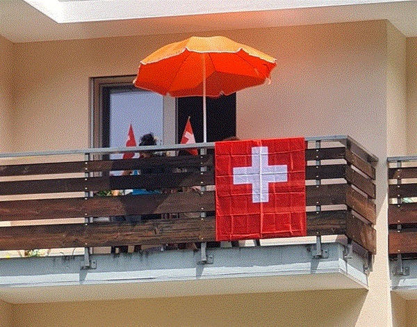 quanto guadagna al netto in euro una donna delle pulizia in svizzera