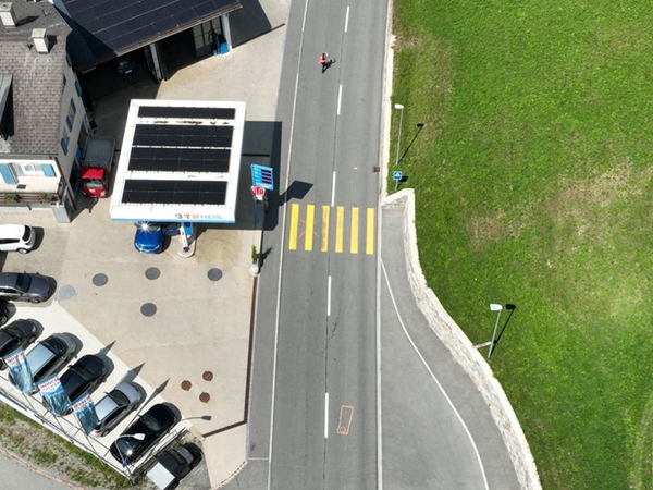 ragazza investita da un'auto sulle strisce pedonali a san carlo