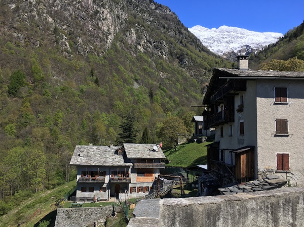 savogno il borgo sospeso tra cielo e pietra