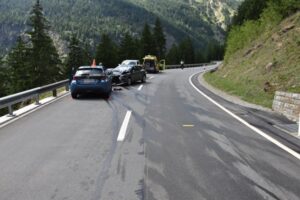 scontro tra tre auto a san carlo tre feriti