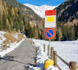 strada di accesso alla valle dei forni
