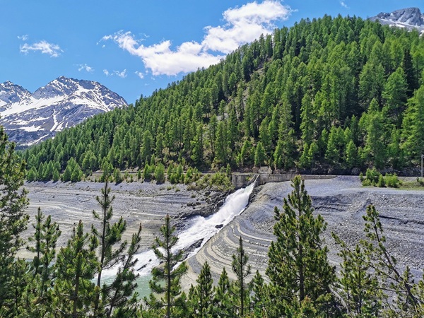 uno dei luoghi più suggestivi della valtellina le sorgenti dell’adda
