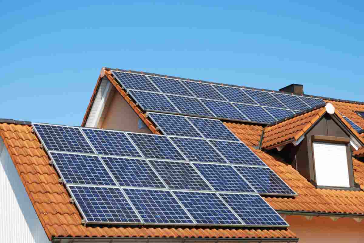 Uomo tablet|Donna auto|Valtellina|Valtellina|Pannelli solari casa