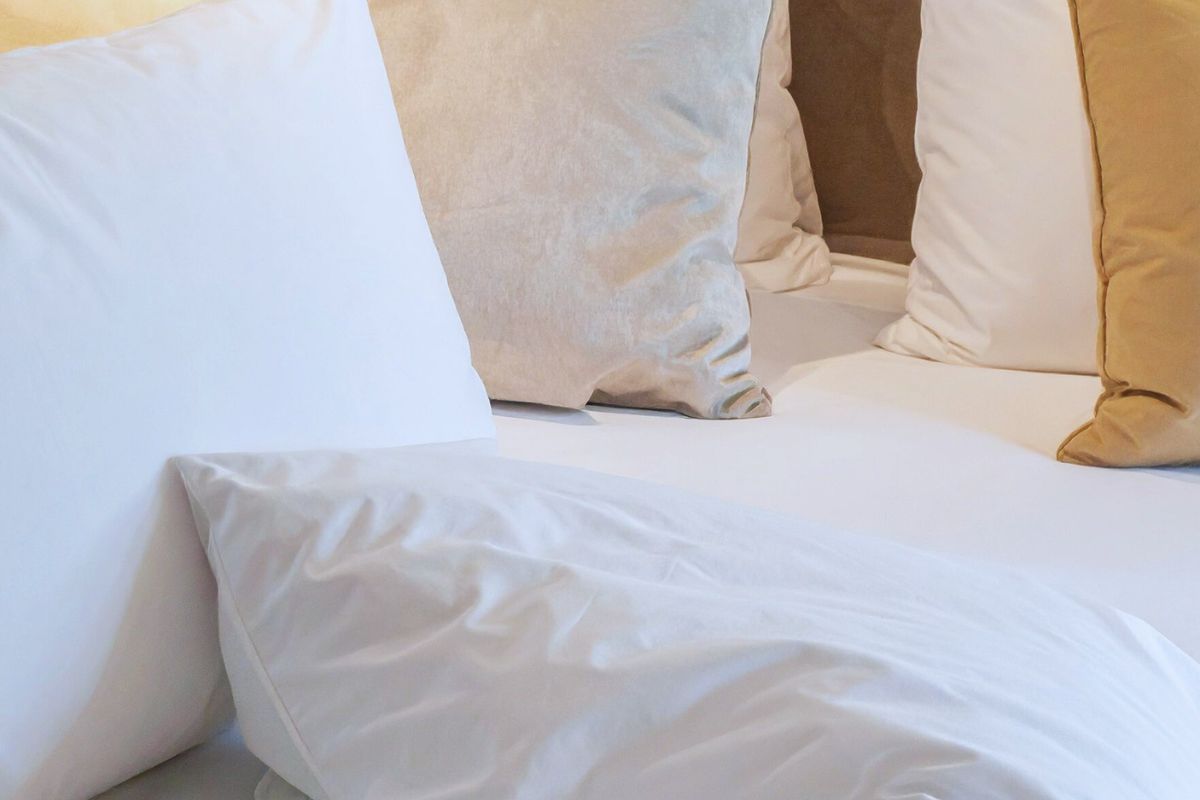 pulire cuscini|pulire cuscini Come pulire a fondo i cuscini senza un minimo sforzo|Come pulire a fondo i cuscini senza un minimo sforzo